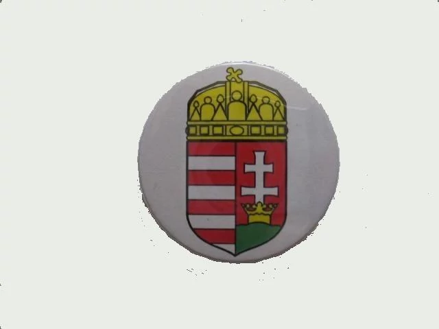 Kitűző címeres